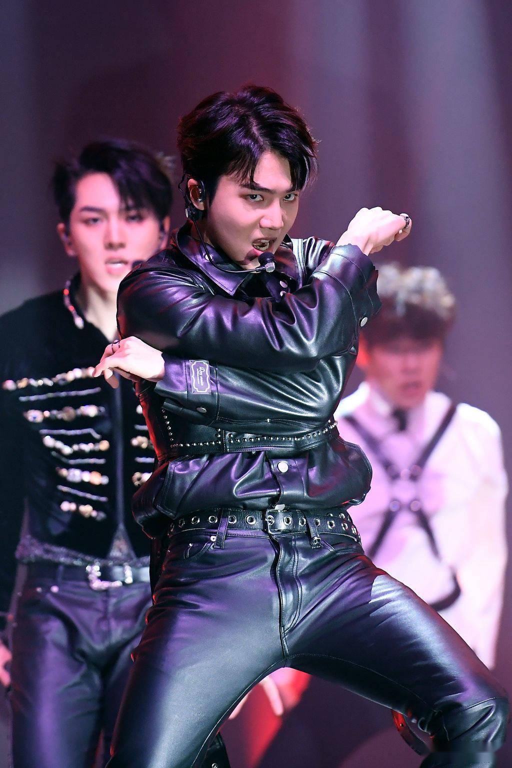 [星闻]BTOB任炫植军乐队xPENTAGON珍虎仪仗队服役中