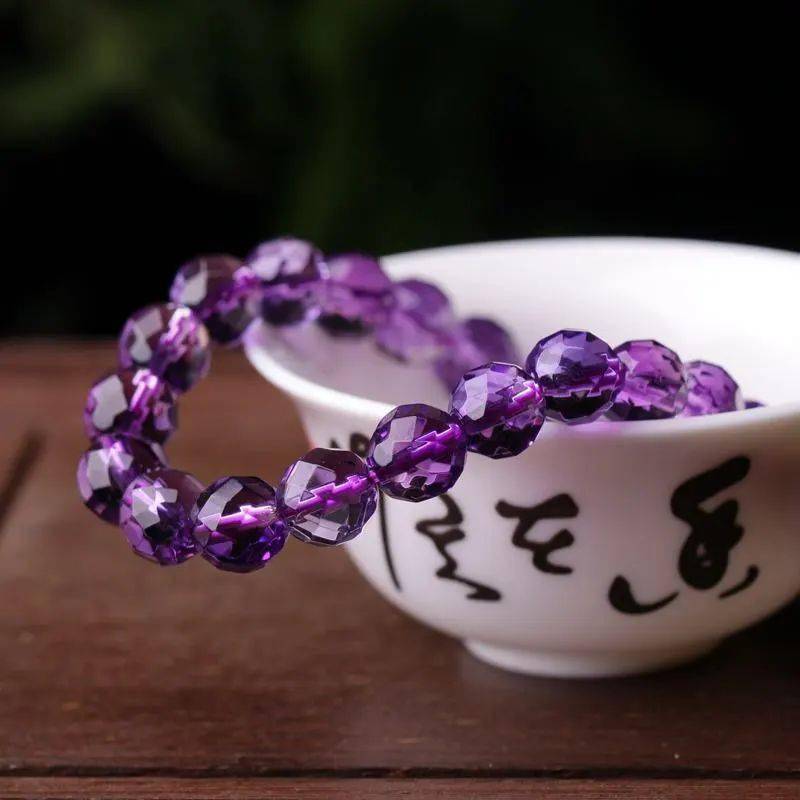 玉石|喜欢什么珠宝玉石就是什么性格！你是哪一种？