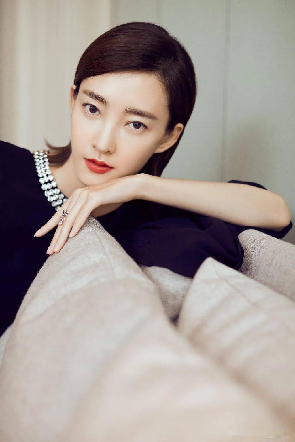眉毛|美人计 | 当王丽坤终于画对了眉毛
