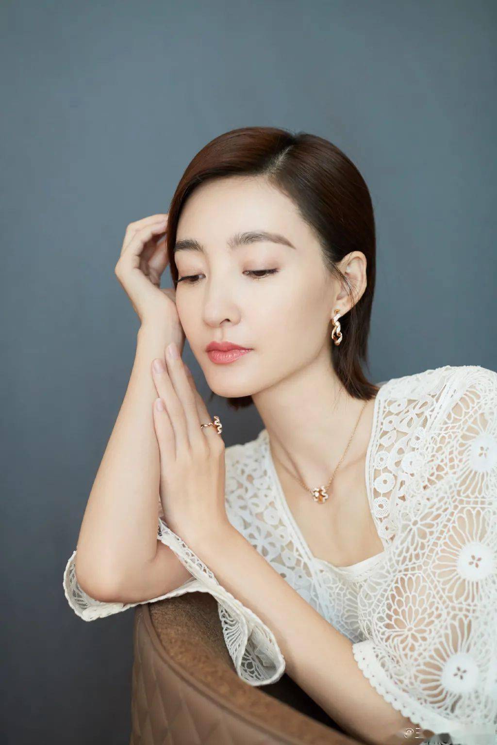 眉毛|美人计 | 当王丽坤终于画对了眉毛