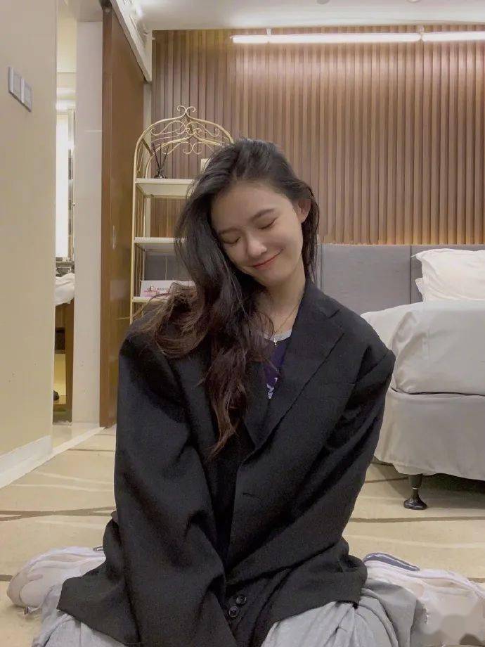 肌肤|金晨、沈月带着《元气水润肌养成秘籍》向你招手！