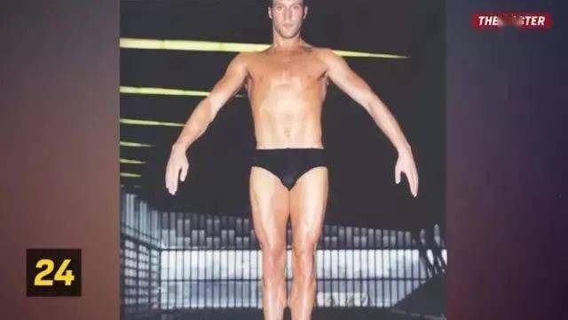 训练|25岁穿豹纹当伴舞，46岁成好莱坞头号猛男，51岁娶走超模娇妻，这男人凭什么？