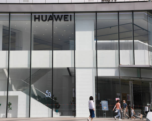 华为|二季度华为全球智能手机出货5580万台，单季首超三星夺冠