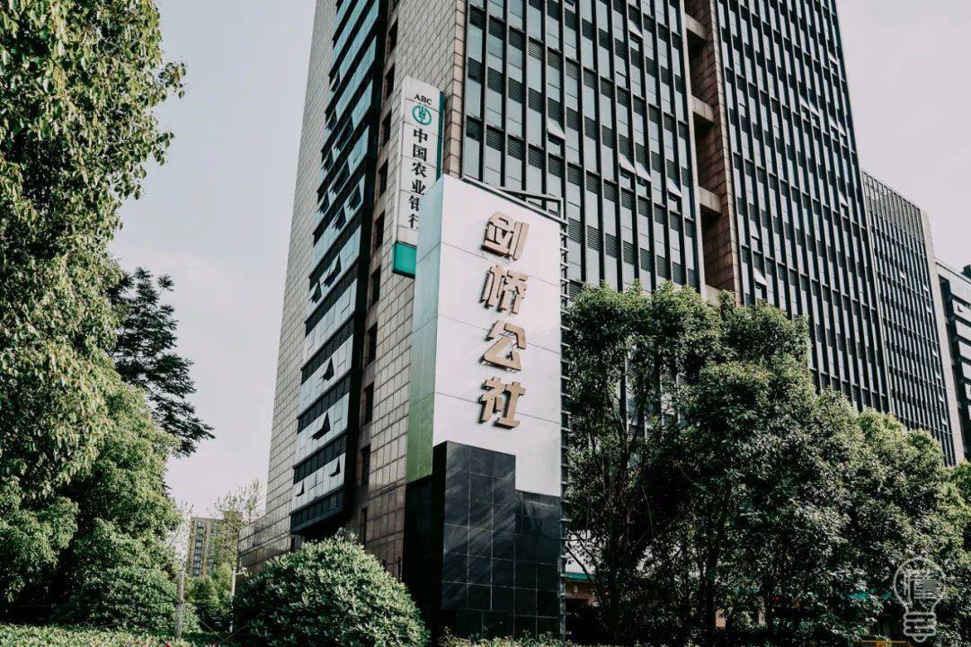 烧烤|才有夏天快乐味道！挤满人的“堕落街”夜排档