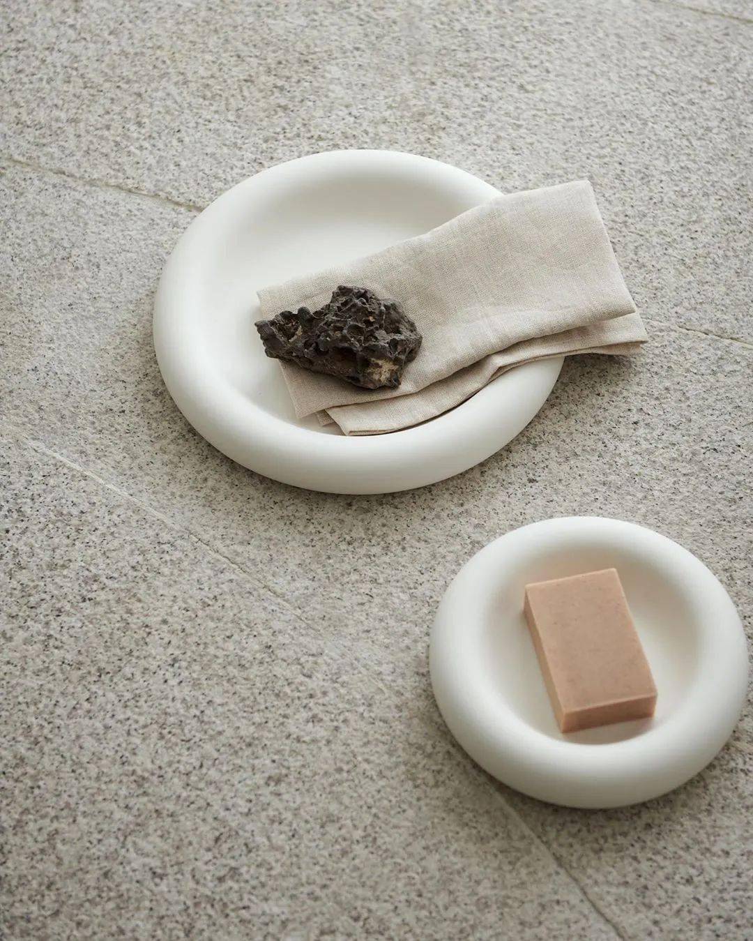 Helle|“长得这么好看，花瓶就花瓶吧”