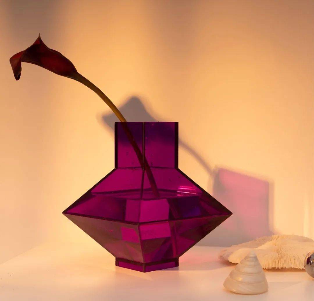 Helle|“长得这么好看，花瓶就花瓶吧”