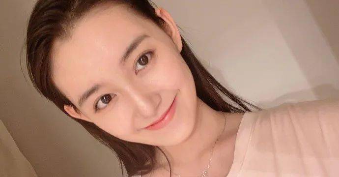 肌肤|金晨、沈月带着《元气水润肌养成秘籍》向你招手！