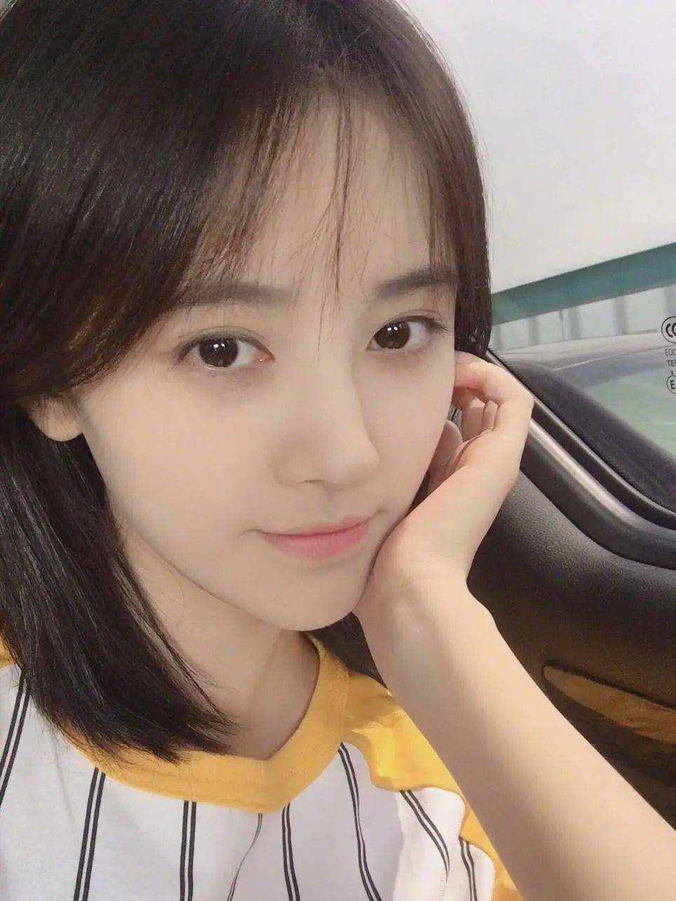 垫肩|四千年一见美女鞠婧祎的“小心机”，也太会了吧！！！