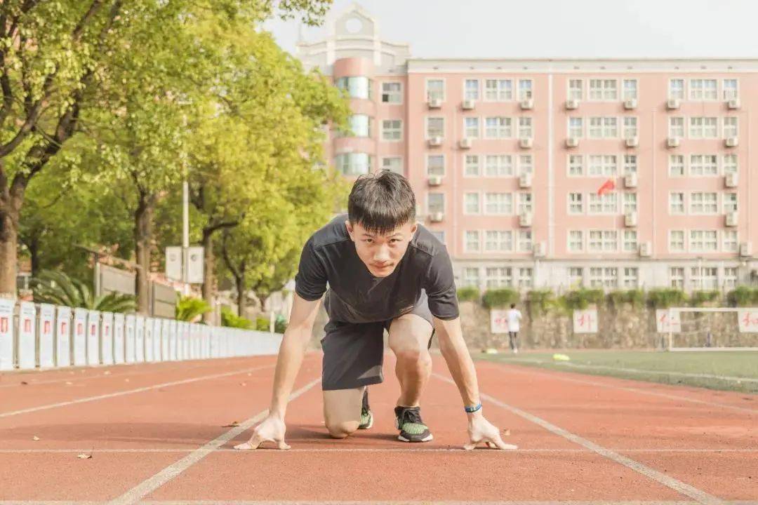 怎么当体育生初升高 9fa8891805c54cc2b6146365e77bd91a.jpeg