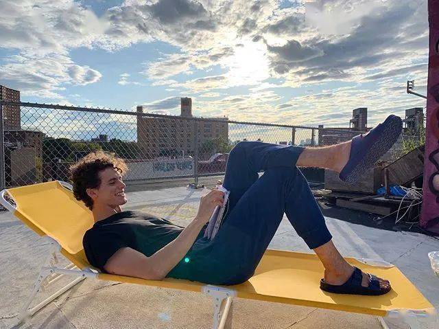 全网|191cm肌肉男模私照火遍全网，1亿网友在线鸡叫喊“老公”，直男都被“掰弯”！？