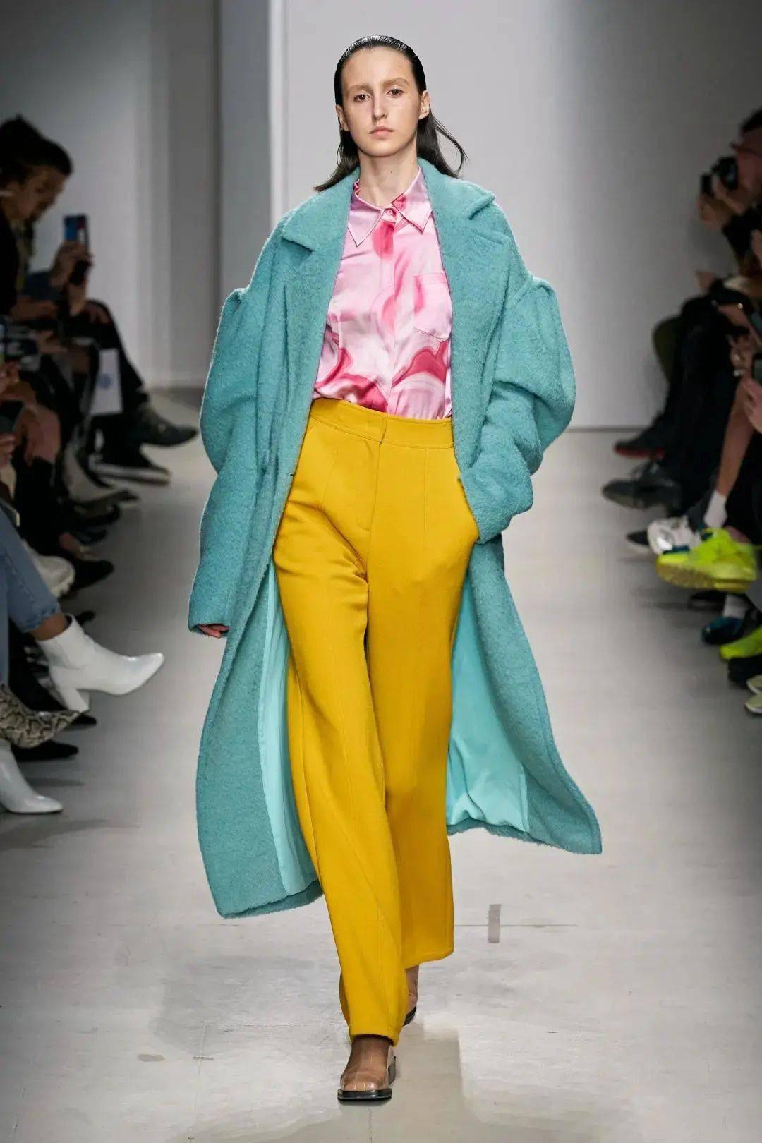 色彩|2020/21秋冬女装色彩趋势：复古时尚风潮再次燃起！半身裙流行趋势！