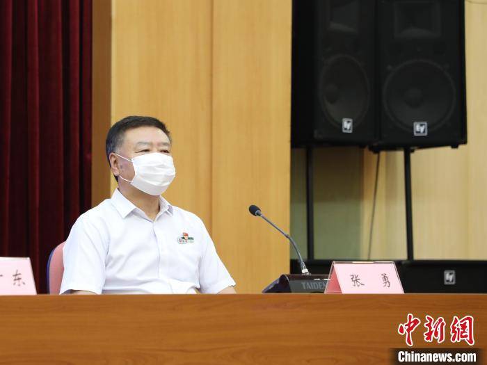 一线|辽宁大连：200余名医护人员在一线参与救治