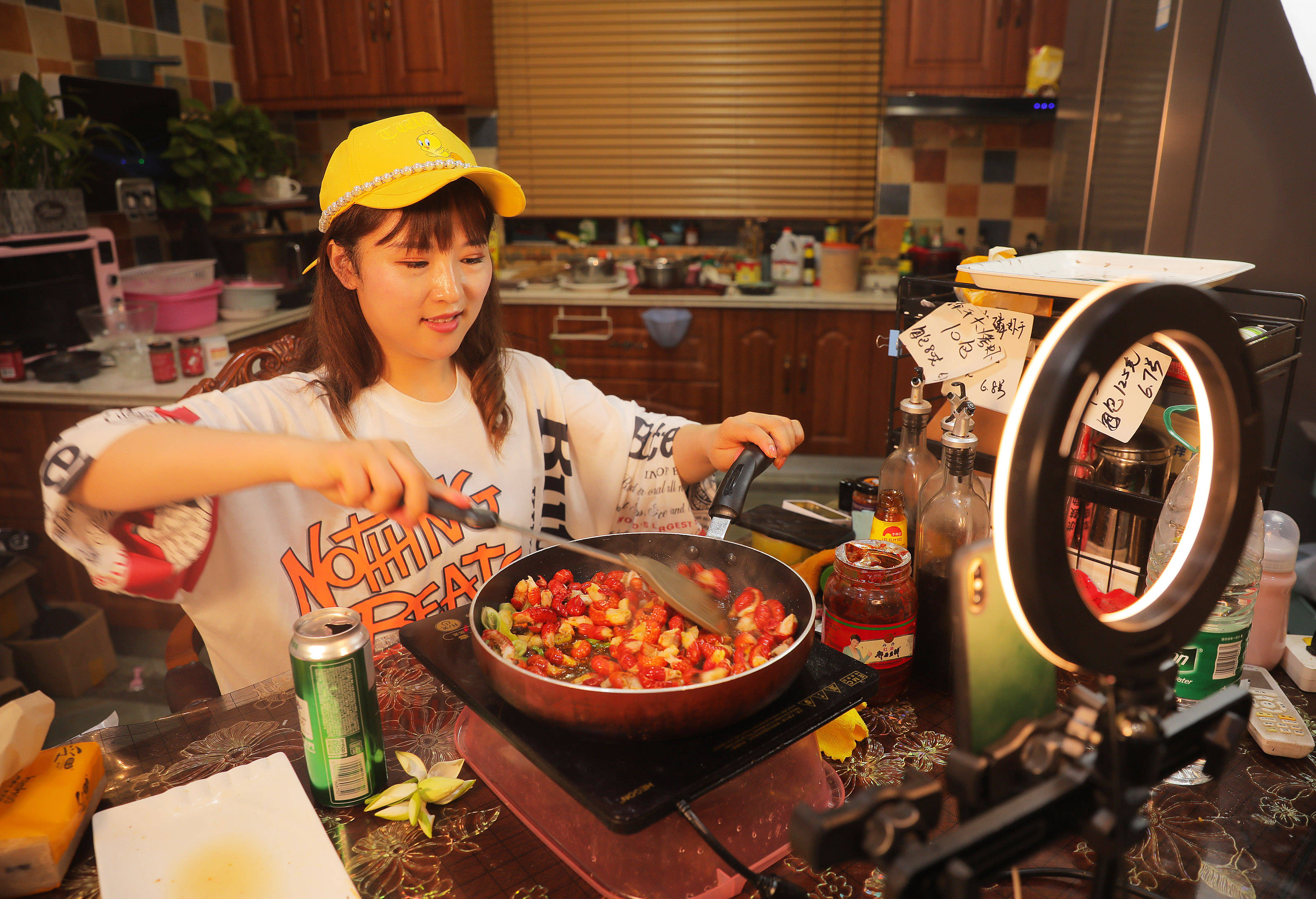 互联网|渔网“接上”互联网 探秘“不眠网红镇”