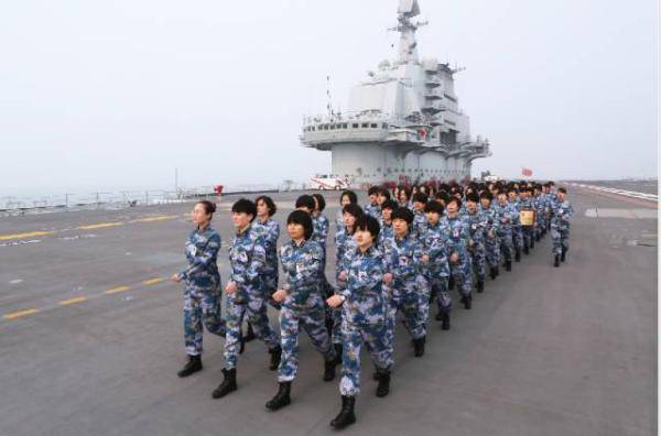 女兵|超燃、硬核、帅炸……致敬中国女兵！军旗有你更鲜艳