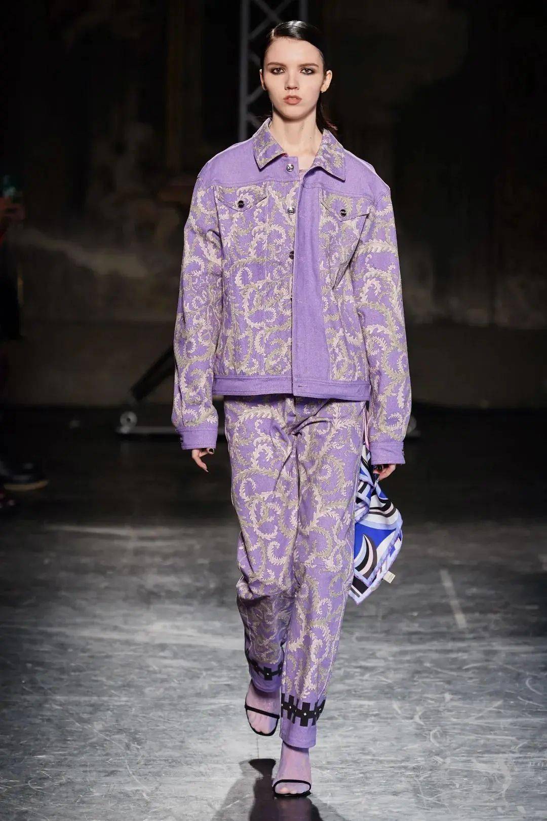 色彩|2020/21秋冬女装色彩趋势：复古时尚风潮再次燃起！半身裙流行趋势！