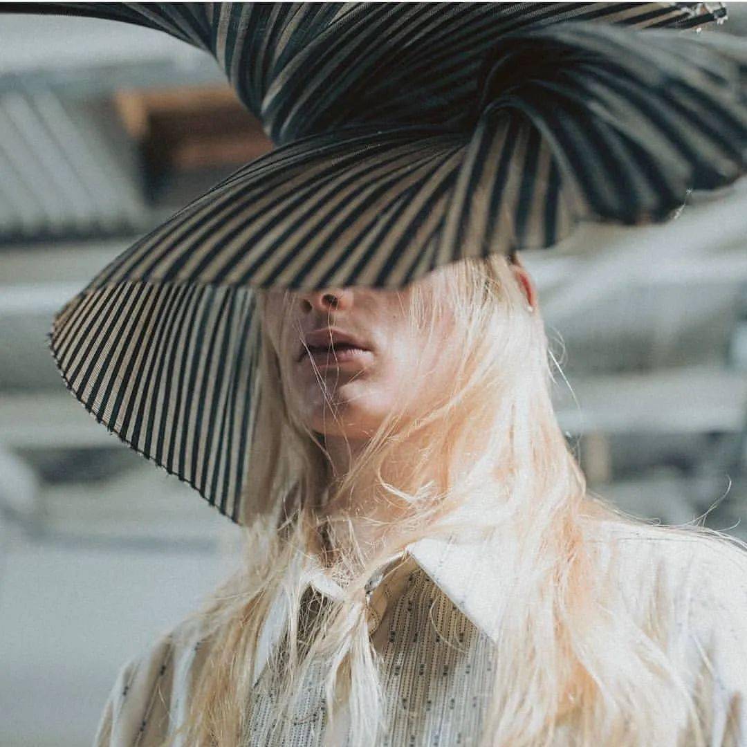 Han|韩流入侵时尚圈！小众品牌Münn的解构美学太＂凶残＂了，传统服饰与街头潮流的碰撞！