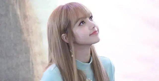 Lisa|这个被称为“人间芭比”的女孩，凭什么这么火？看完你就会明白