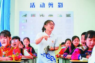 绿春县|产业致富 教育强心