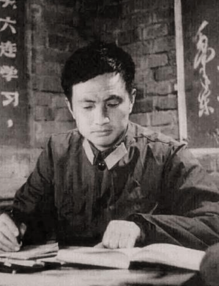 任正非、柳传志和施振荣，IT大佬生于1944