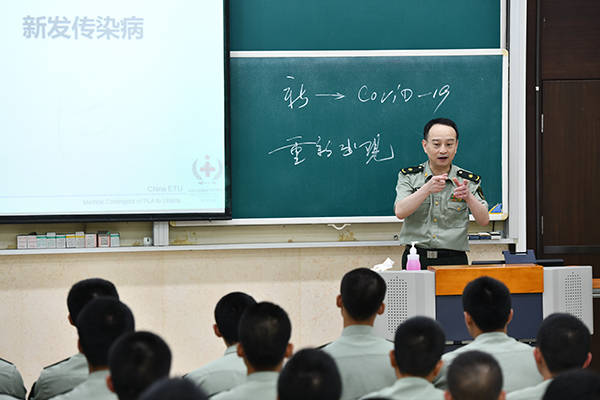 毛青|“我们不需要这样的高光时刻”