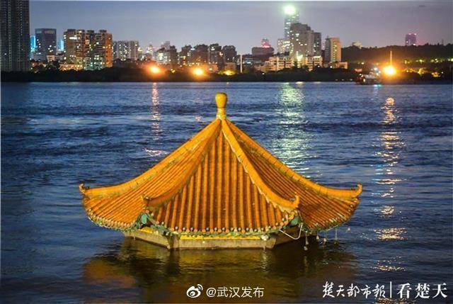 江水中|水位跌至28米以下！黄花矶凉亭亭顶全部露出水面