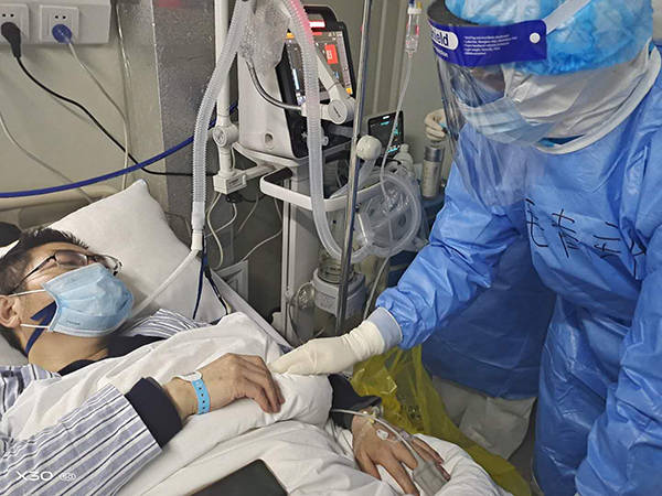 毛青|“我们不需要这样的高光时刻”