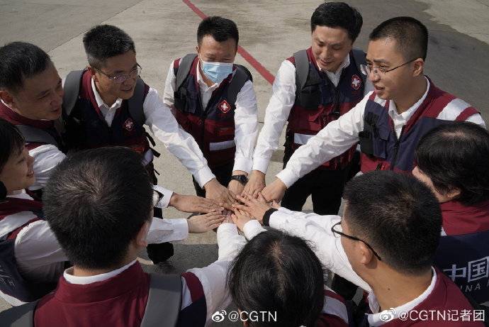 来自|中国援阿塞拜疆抗疫医疗专家组从成都启程