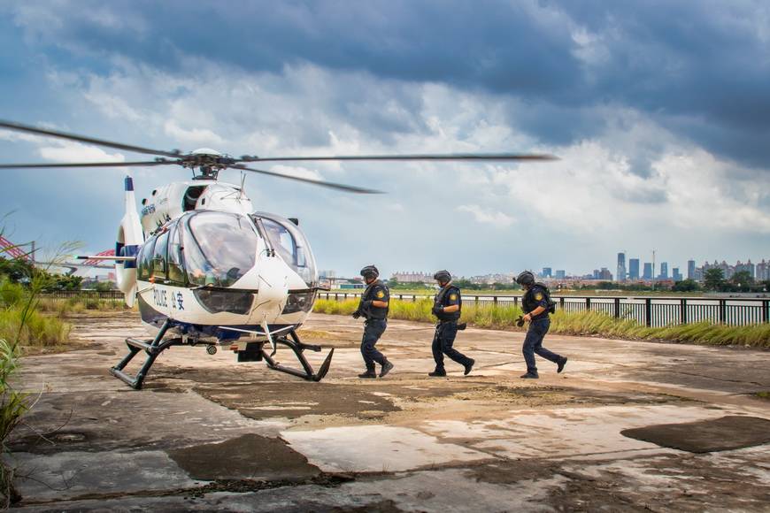 超人|“守护平安 警民同行”作品展示①丨他们不是超人，却承担了超人的职责