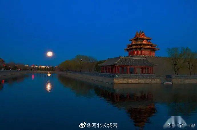 晚上的故宫视频 76d189839cd64f19a92f3071ca8f3c9a.jpeg