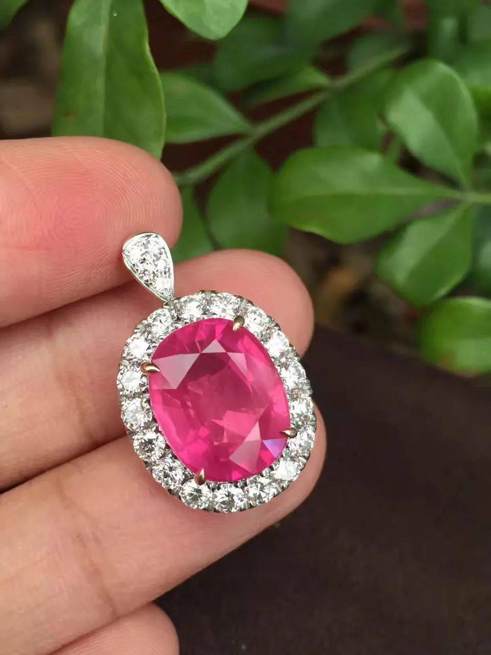 钻石|世界上最著名的三件珠宝首饰!其中一件历经四代英国皇室!