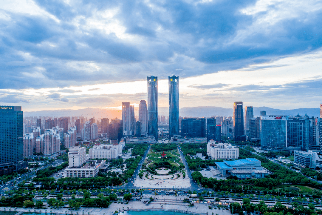 南昌303双子塔实景图  02  在交通路网的持续改善下,安义区位优势