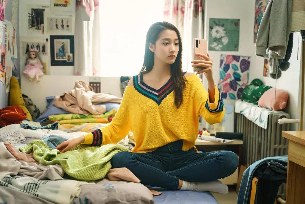 关晓彤|年年都是18岁,画个“四分之三减龄妆”就好了~