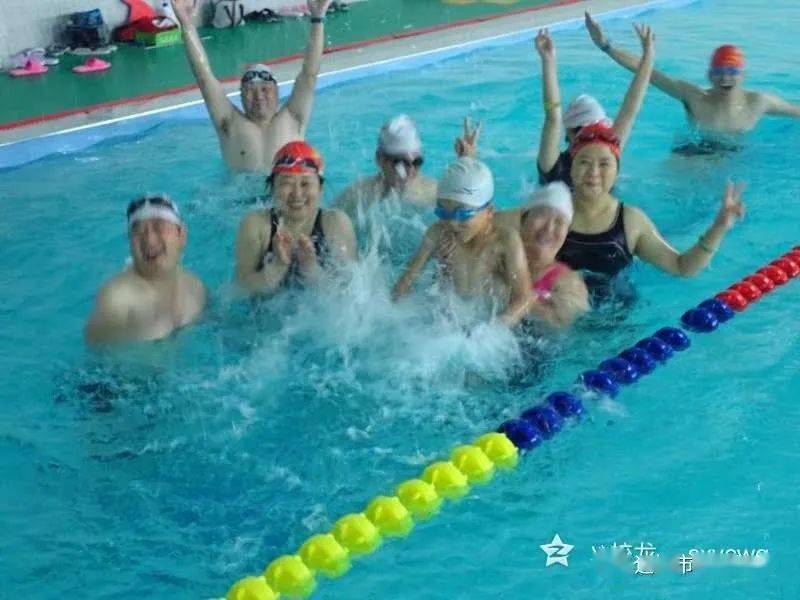 游泳|为时并不晚成年人学游泳