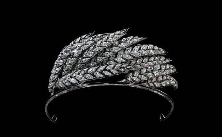 Nitot|刘亦菲公主造型美翻众人,头上王冠竟大有来头