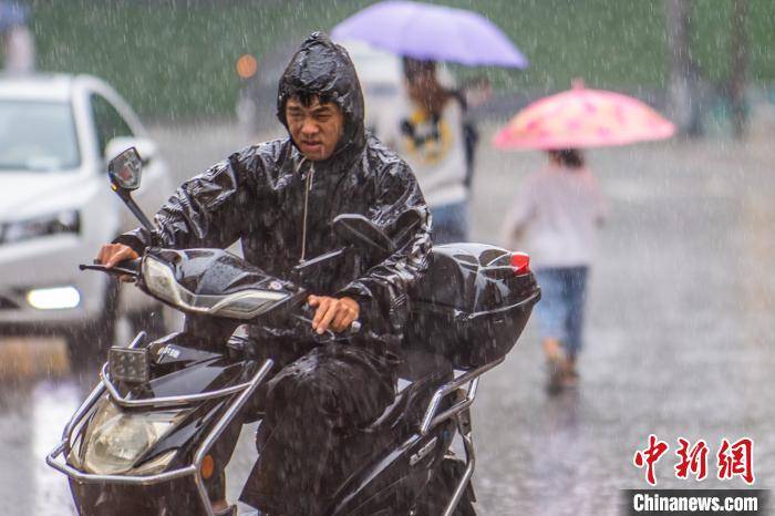 预警|山西发布暴雨预警 多地致灾风险较高需加强防范