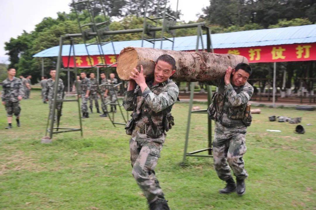 昨日"特战猛虎,今日"育人园丁,龙岩这名特种兵有故事!_卢衍丁