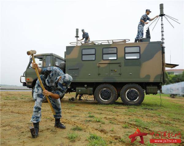 东部战区空军某场站在赣北某地开展了一场全员额全要素实战化通信保障