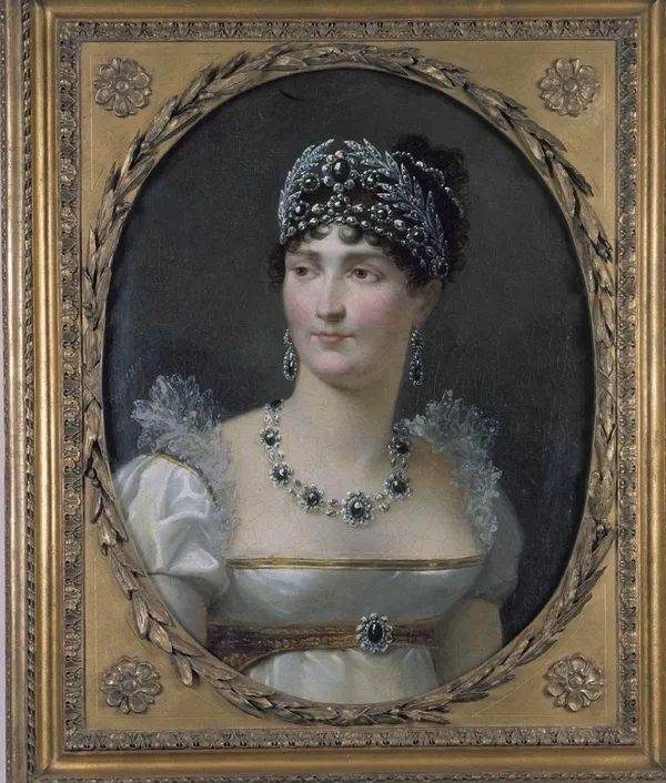 Nitot|刘亦菲公主造型美翻众人,头上王冠竟大有来头