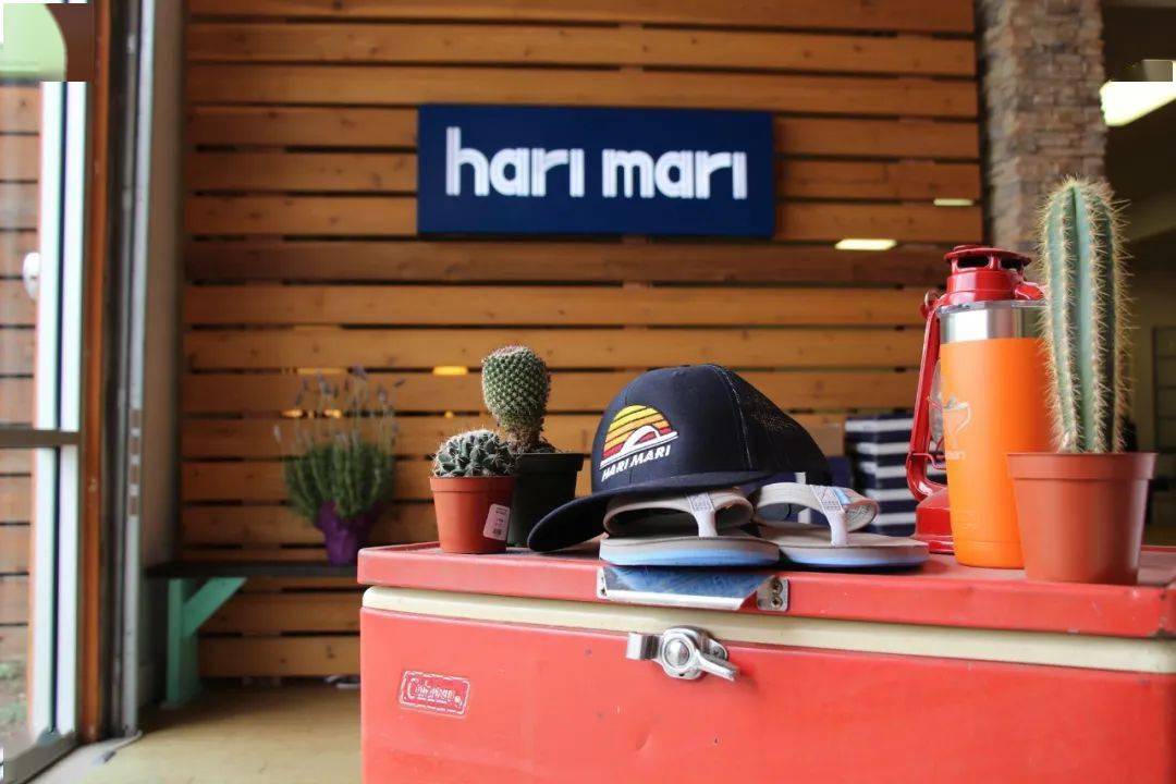 拖鞋|700块一双的潮牌拖鞋帝国是如何建成的?