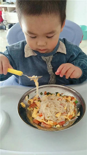 提醒！这几个进食习惯，要帮娃尽早养成！