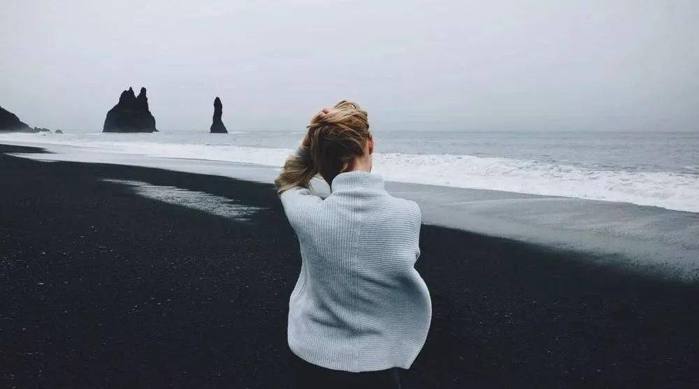 保险|“我好痛,爸爸妈妈救救我”,3岁男孩没钱治病被带回家,劝你别乱买保险！