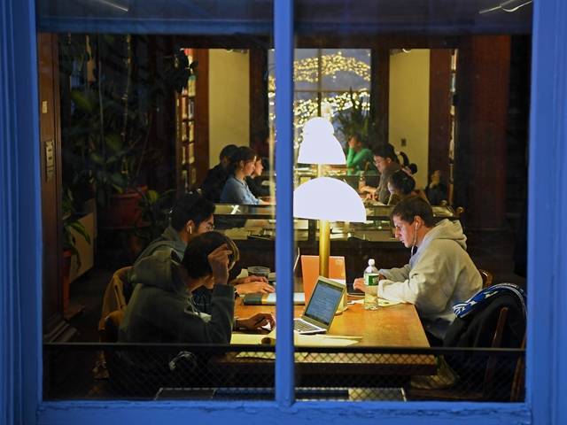 办学|这一届留学生在中国“留美”，中外合作办学成最大赢家？