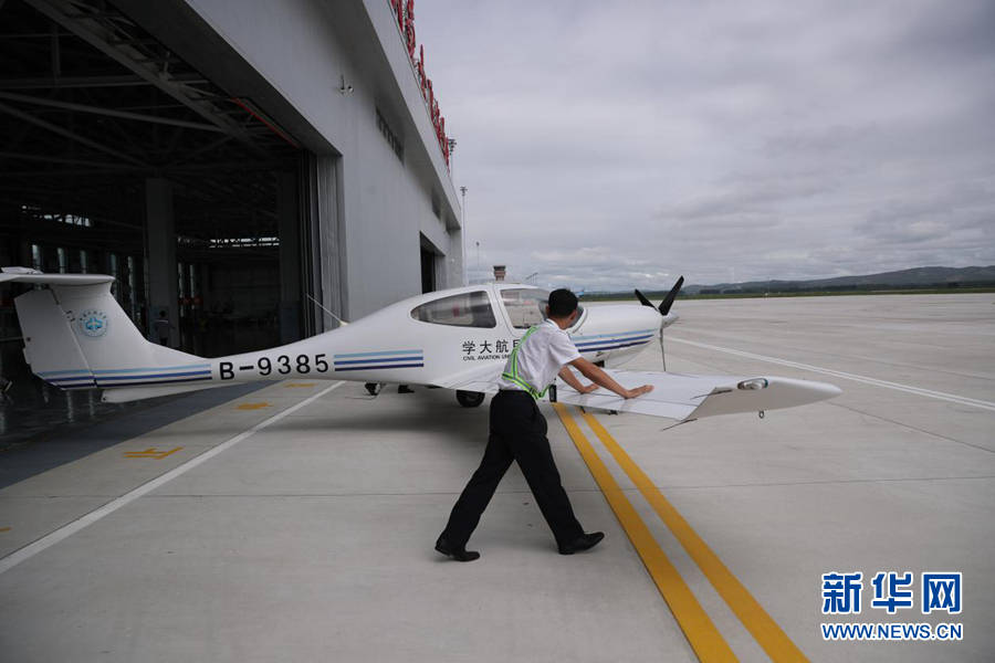 飞行|【幸福花开新边疆】“雄鹰”在扎兰屯展翅飞翔