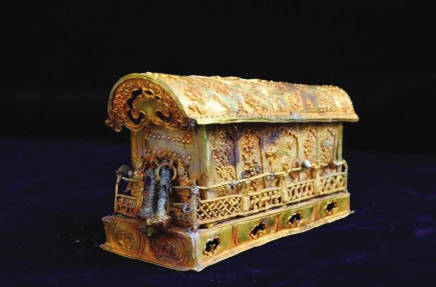 千年|白天假装开饭店深夜挖地道盗千年古塔