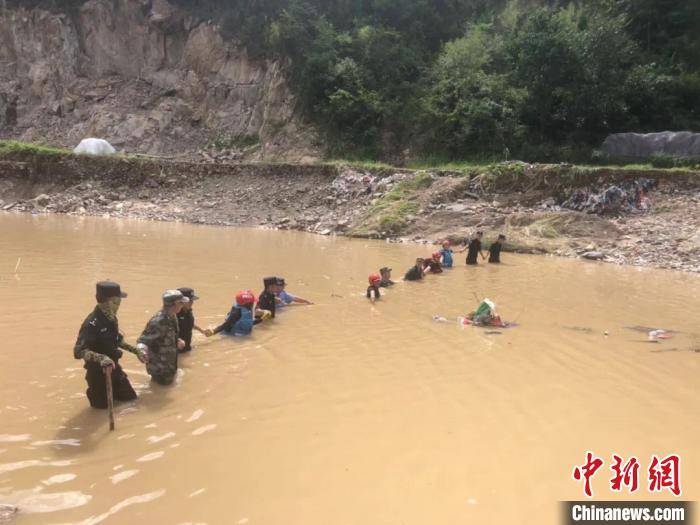台风|白衣执甲舍身忘我 浙江缙云23岁医生在抢险救灾中殉职