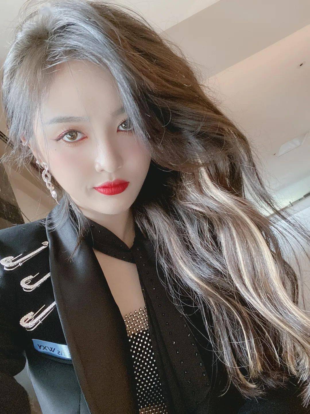 头发|2020王炸发型！令人上头的“挂耳染”来啦！