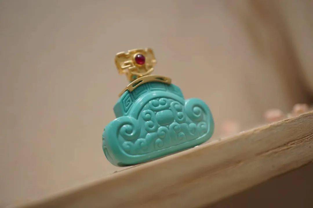 子和|布达拉宫用了多少吨金子和珠宝用来装饰呢？说出来你都不敢相信