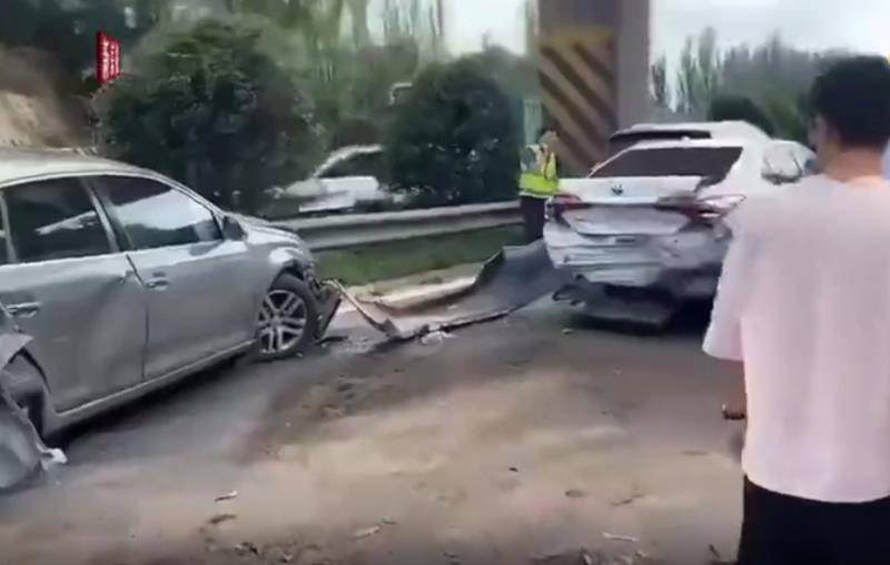 货车|二广高速山西阳曲段14车追尾，已致1人死亡
