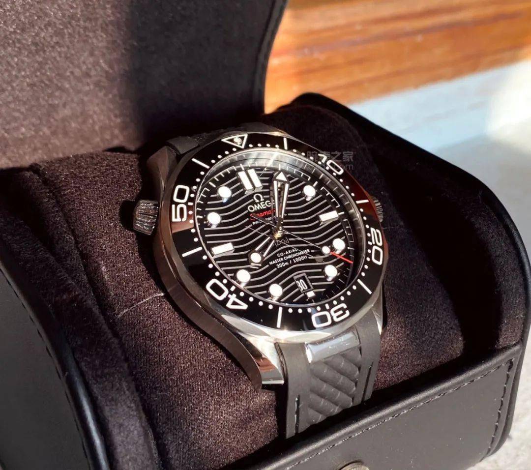 欧米茄|爆款海马系列300米潜水表，你还没拥有吗？