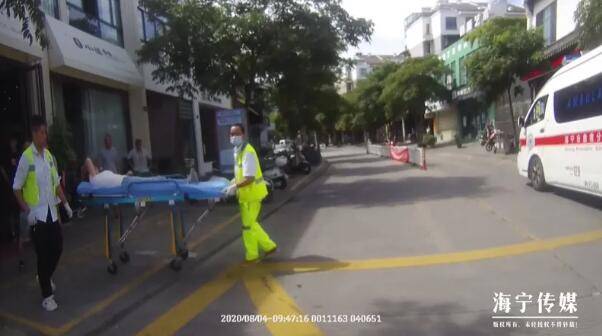 车子|匪夷所思！姑娘被卷进车底，她前一秒还在开车！